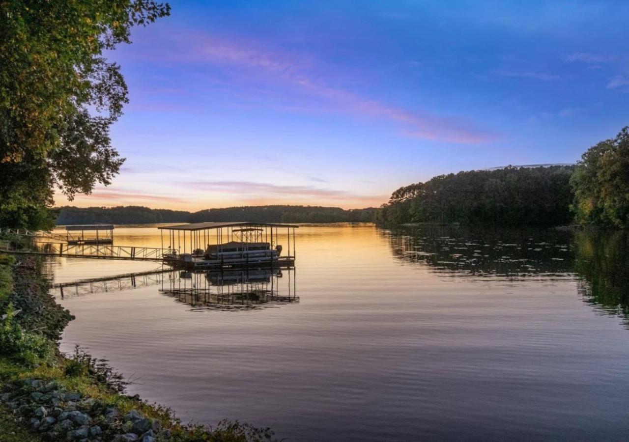 Rare Find Best Lot With Dock And Views On Lake Winchester Exterior photo